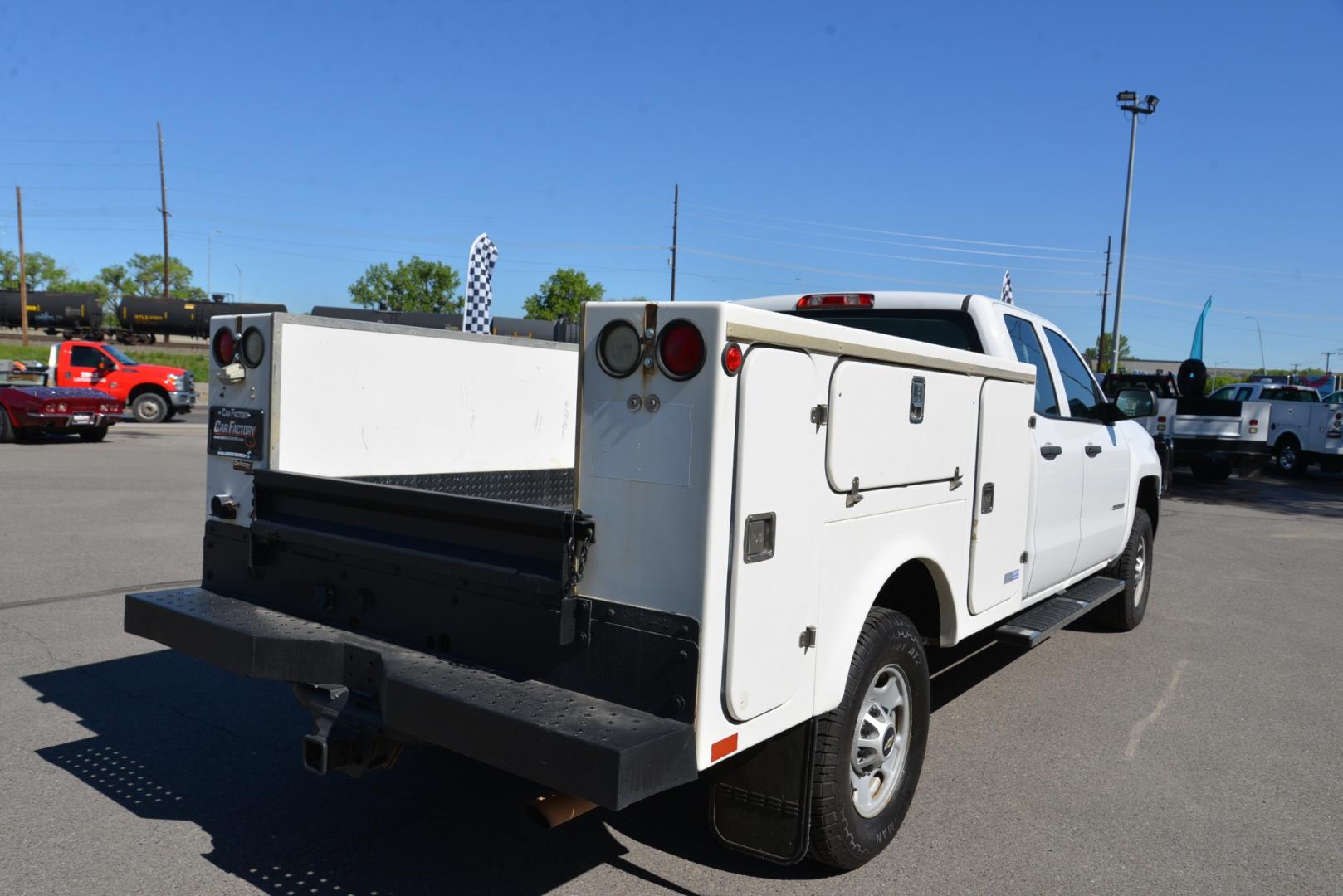 2015 White /Gray Chevrolet Silverado 2500HD Service Body Double Cab 4WD (1GB2KUEG6FZ) with an 6.0 Gasoline V8 engine, Automatic transmission, located at 4562 State Avenue, Billings, MT, 59101, (406) 896-9833, 45.769516, -108.526772 - Photo#9